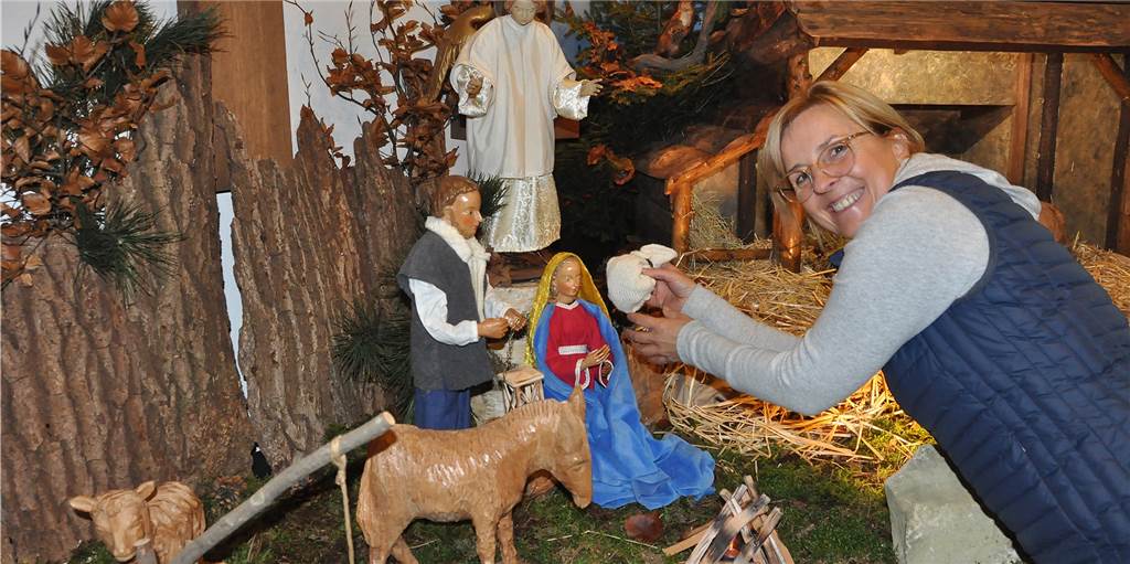 Nienborger Krippe in der St.-Peter-und-Paul-Kirche wechselt bis Heiligabend Nienborger Krippe in der St.-Peter-und-Paul-Kirche wechselt bis Heiligabend