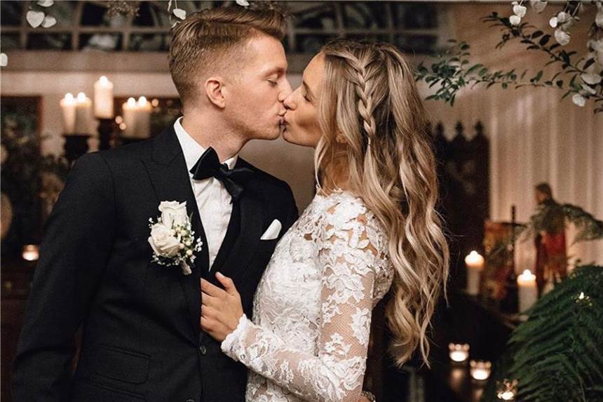 Unter der Haube: BVB-Kapitän Marco Reus heiratet Scarlett Gartmann Unter der Haube: BVB-Kapitän Marco Reus heiratet Scarlett Gartmann
