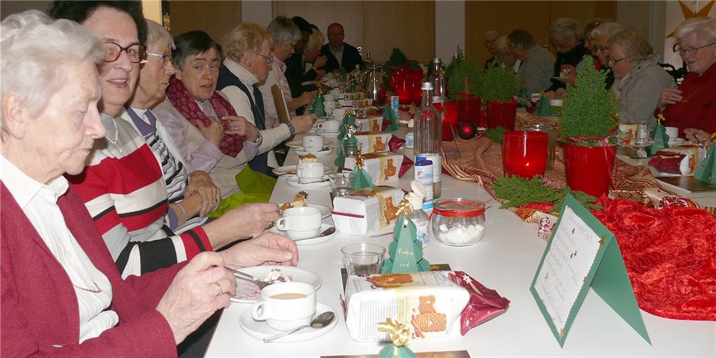 Ein Ort der Begegnung für Alleinstehende aus Südlohn und Oeding Eine Weihnachtsfeier für Alleinstehende gab es an Heiligabend im Pfarrheim.