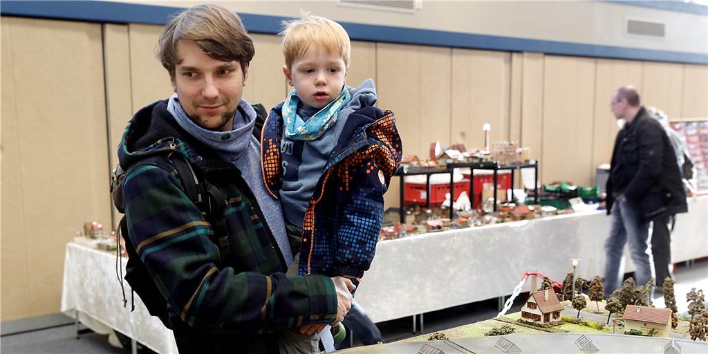 Modellbahnfreunde erreichen mit ihrem Hobby keine Kinder mehr - Dennoch gibt es Nachwuchs Modellbahnfreunde erreichen mit ihrem Hobby keine Kinder mehr - Dennoch gibt es Nachwuchs