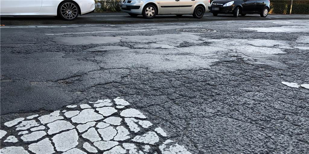 Hombruch: Die nächste Großbaustelle kommt Buckelpiste adé: Die Straße Am Hombruchsfeld erhält neue Leitungen, neuen Asphalt und ein neues Aussehen.