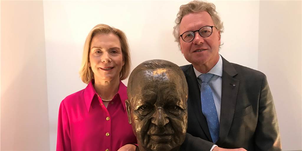 Stefanie Schmickler und Michael Pietsch sind Unternehmer des Jahres 2019 Stefanie Schmickler und Michael Pietsch sind Unternehmer des Jahres 2019