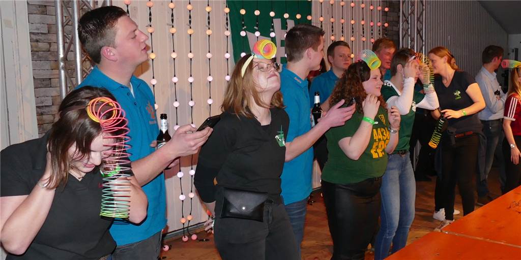 Viele Fotos vom KLJB-Quizturnier: Gefrorene T-Shirts, wackelnde Köpfe und verdiente Sieger