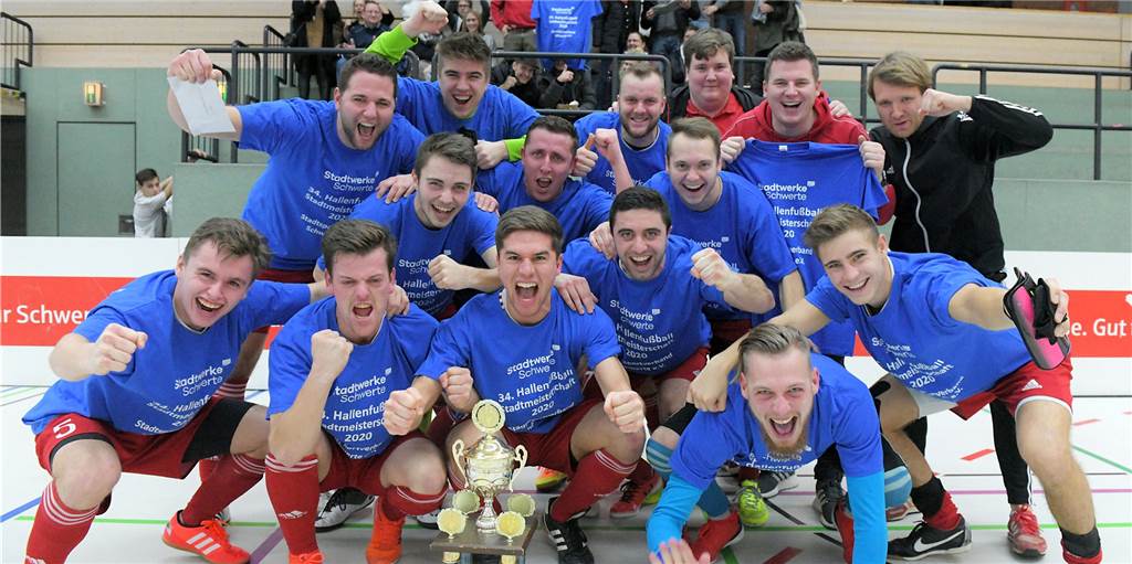 106 Fotos: Der Abschlusstag der Hallenfußball-Stadtmeisterschaft in Bildern 106 Fotos: Der Abschlusstag der Hallenfußball-Stadtmeisterschaft in Bildern