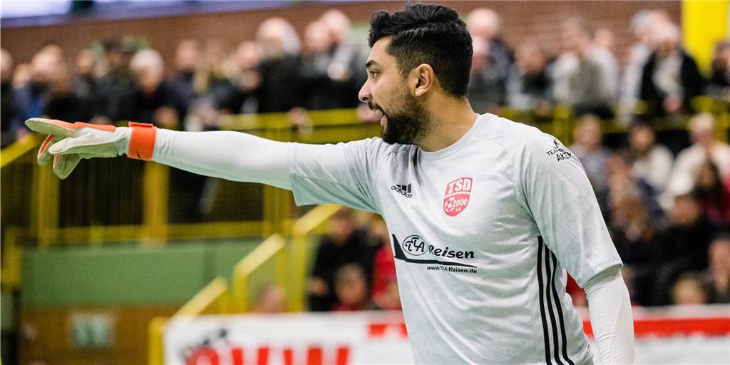 Torhüter dürfen ihren Raum nicht verlassen – trotzdem spielt Türkspor mit fünftem Feldspieler Torhüter dürfen ihren Raum nicht verlassen – trotzdem spielt Türkspor mit fünftem Feldspieler