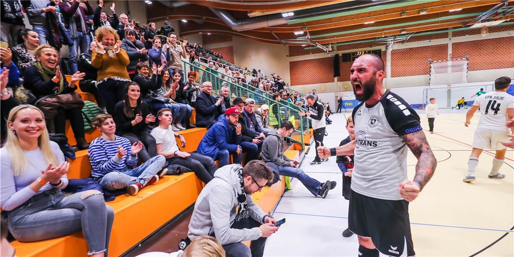 Das sind die (fiktiven) Wettquoten auf den Titelgewinner der Hallenfußball-Stadtmeisterschaft Das sind die (fiktiven) Wettquoten auf den Titelgewinner der Hallenfußball-Stadtmeisterschaft