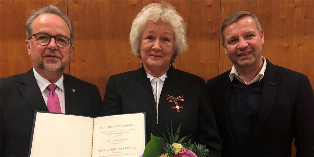Gudrun Gerwien erhält das Bundesverdienstkreuz Gudrun Gerwien erhält das Bundesverdienstkreuz