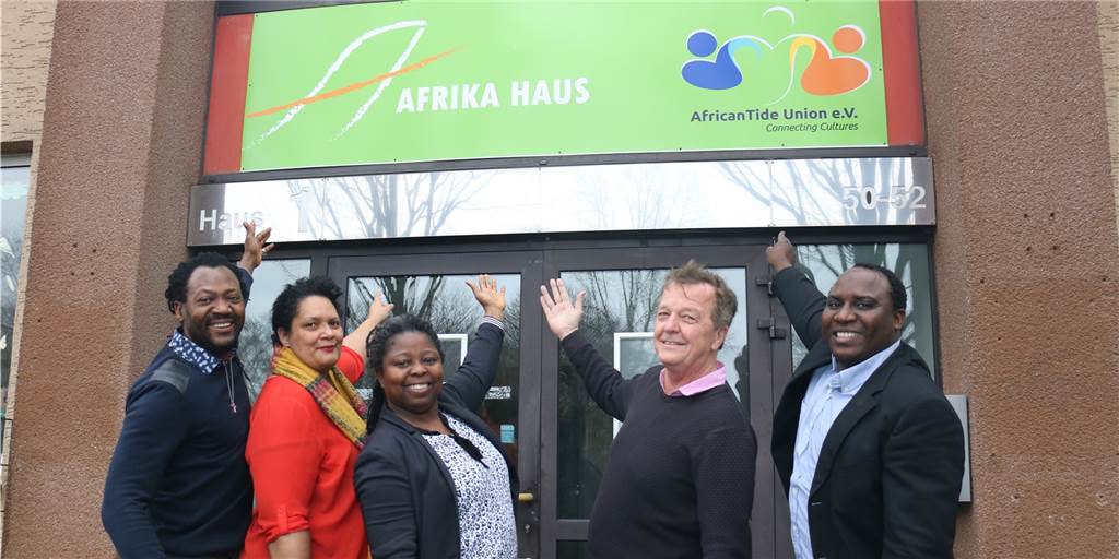 Haus für Afrika: Werner Toni Tuklan baut neue Anlaufstelle für afrikanische Gemeinde mit auf Haus für Afrika: Werner Toni Tuklan baut neue Anlaufstelle für afrikanische Gemeinde mit auf