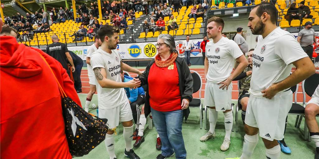 „Gegen Mama zu spielen ist immer scheiße“: Familienduell im letzten Entscheidungsspiel „Gegen Mama zu spielen ist immer scheiße“: Familienduell im letzten Entscheidungsspiel