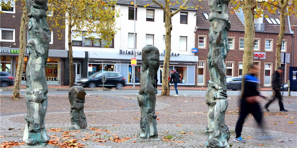 Massenschlägerei auf dem Marienplatz: Nachspiel um „Familienehre“ und ein „Handgeld“ Massenschlägerei auf dem Marienplatz: Nachspiel um „Familienehre“ und ein „Handgeld“