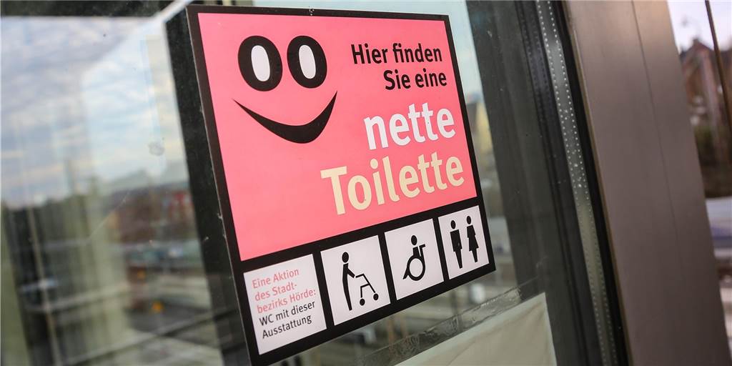 So schnell soll die „nette Toilette“ in ganz Dortmund eingeführt werden Der Aufkleber zur „netten Toilette“ an der Bezierksverwaltungsstelle in Hörde.