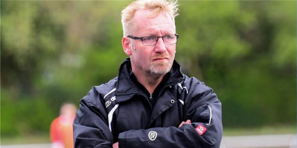 FC Roj entlässt Trainer Manuel Lorenz: „Ich komme mir völlig ausgenutzt vor“ FC Roj entlässt Trainer Manuel Lorenz: „Ich komme mir völlig ausgenutzt vor“