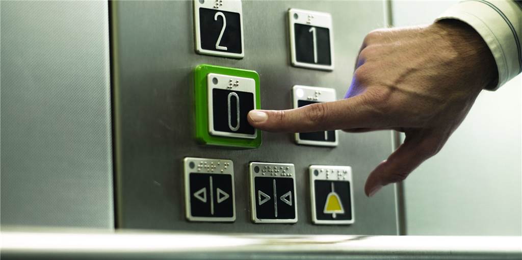 LEG-Mieter sind verzweifelt: Der Aufzug in ihrem Haus funktioniert schon wieder nicht