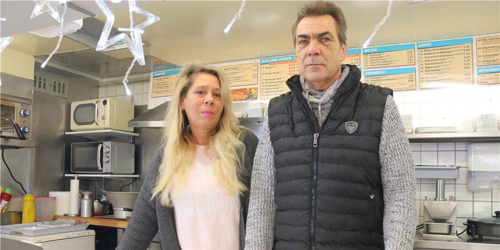 Erneuter Diebstahl aus Imbisswagen: Täter klemmt sich Kasse der Snackbar Number 1 unter den Arm Erneuter Diebstahl aus Imbisswagen: Täter klemmt sich Kasse der Snackbar Number 1 unter den Arm