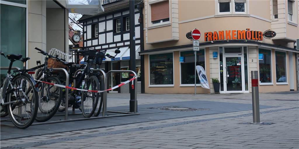 Ärger um Poller an der Fußgängerzone soll nach Umbau bald ein Ende haben Ärger um Poller an der Fußgängerzone soll nach Umbau bald ein Ende haben