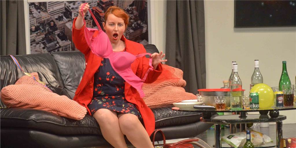 Kulisse feiert Premiere - ein Abend mit vielen Turbulenzen im Heinz Hilpert-Theater Kulisse feiert Premiere - ein Abend mit vielen Turbulenzen im Heinz Hilpert-Theater