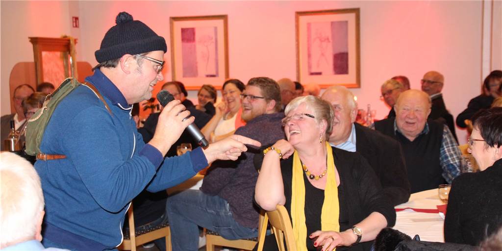 Gut essen und viel lachen beim Comedy-Dinner in der Hermannshöhe