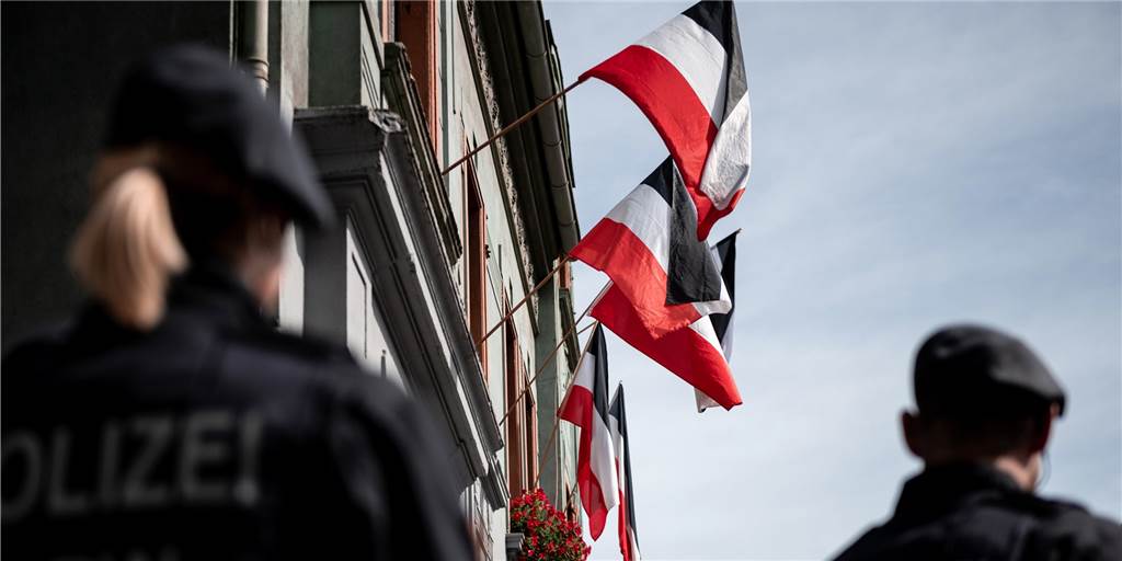 Nachbar der Emscherstraßen-Nazis: „Mehrheit der Anwohner nicht gegen Videoüberwachung“ Nachbar der Emscherstraßen-Nazis: „Mehrheit der Anwohner nicht gegen Videoüberwachung“