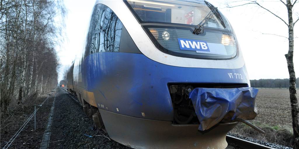 Bahnverkehr zwischen Reken und Lembeck nach Kollision am Abend gestoppt Bahnverkehr zwischen Reken und Lembeck nach Kollision am Abend gestoppt