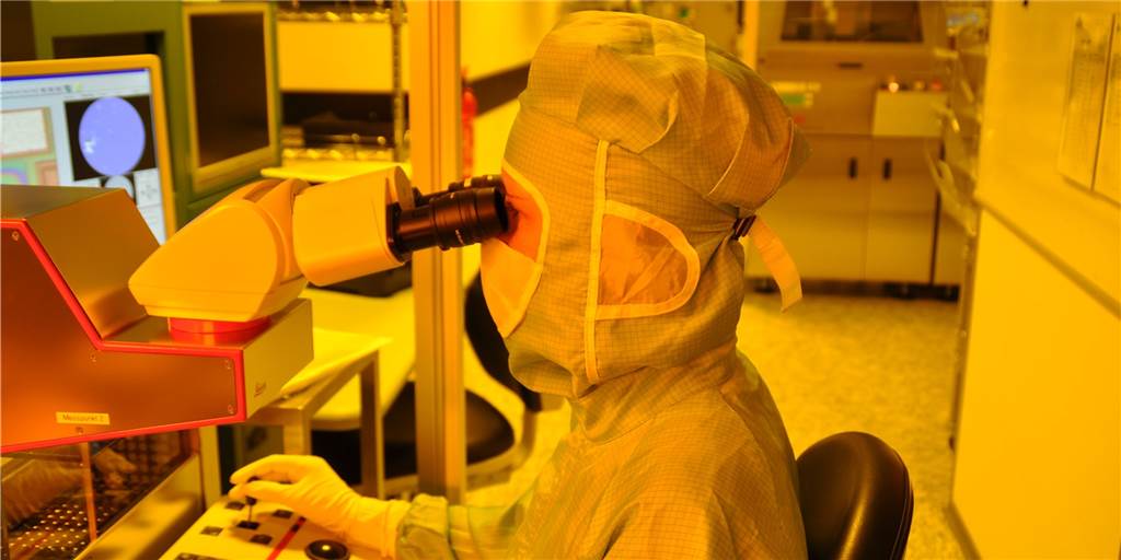 Chip-Hersteller Elmos schließt Werk – Betriebsversammlung in Dortmund Ein Reinraum bei Elmos (Archivbild).
