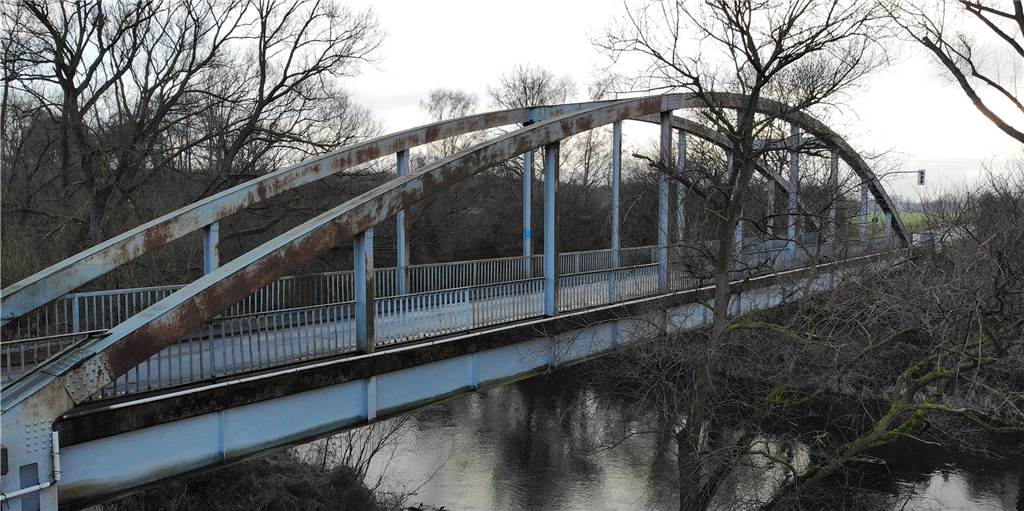 Lippe-Brücken sind marode: Nach der Brücke Ahsen muss auch die bei Vinnum erneuert werden Der Rost an den Metallelementen ist gut sichtbar.