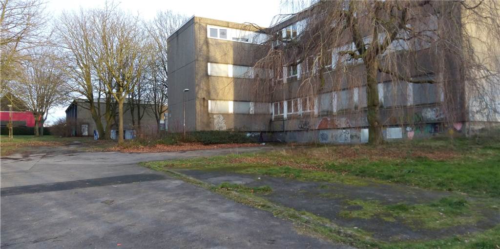 Bezirksvertretung macht Druck: Hauptschul-Ruine in Bövinghausen soll verschwinden Bezirksvertretung macht Druck: Hauptschul-Ruine in Bövinghausen soll verschwinden
