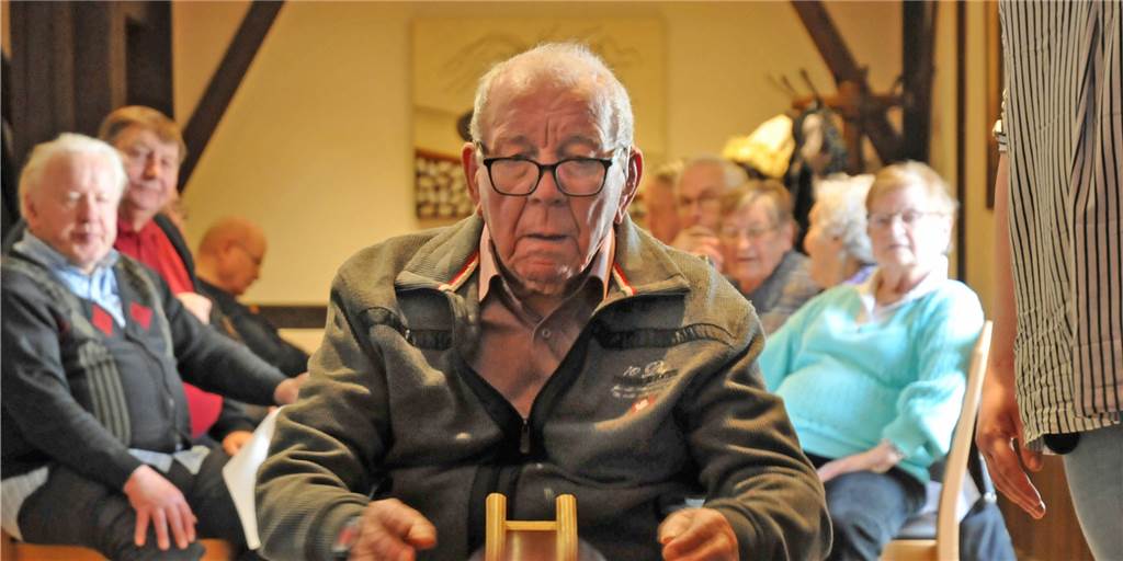 Sportliche Senioren: Stadtlohner „Knackis“ und „Legdener Spätlese“ messen sich beim Kegeln Sportliche Senioren: Stadtlohner „Knackis“ und „Legdener Spätlese“ messen sich beim Kegeln