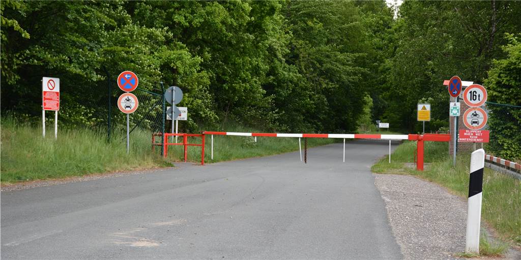 Verwirrte Autofahrerin verirrt sich auf Truppenübungsplatz - Feuerwehr muss ausrücken Verwirrte Autofahrerin verirrt sich auf Truppenübungsplatz - Feuerwehr muss ausrücken