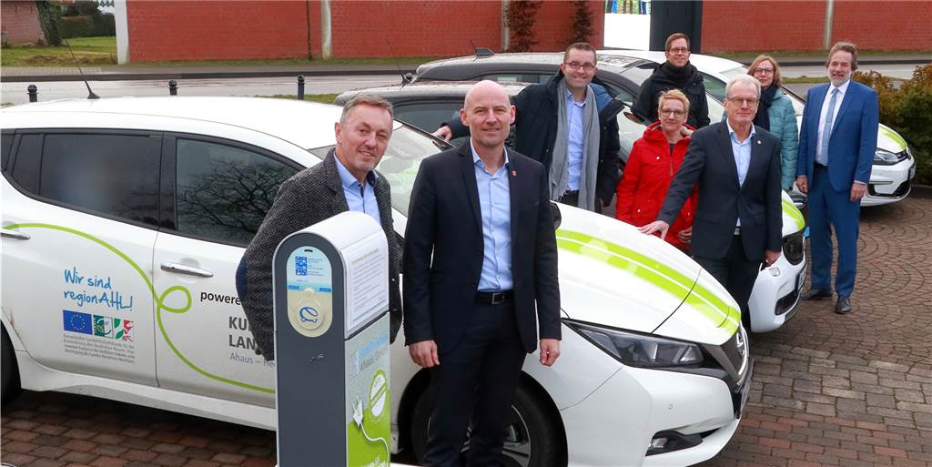 E-Carsharing hat die Kinderkrankheiten besiegt und jetzt lockt ein schnittiger BMW i3 Regelmäßig treffen sich die Beteiligten aus drei Kommunen und anderen Projektpartnern, um in Sachen E-Carsharing vorwärts zu kommen.