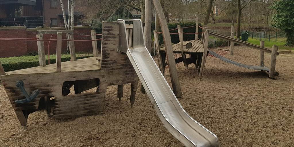 Spritzen, Schnapsflaschen und Bier: Problem-Spielplatz am Horne-Center macht Stadt Werne Sorgen Spritzen, Schnapsflaschen und Bier: Problem-Spielplatz am Horne-Center macht Stadt Werne Sorgen