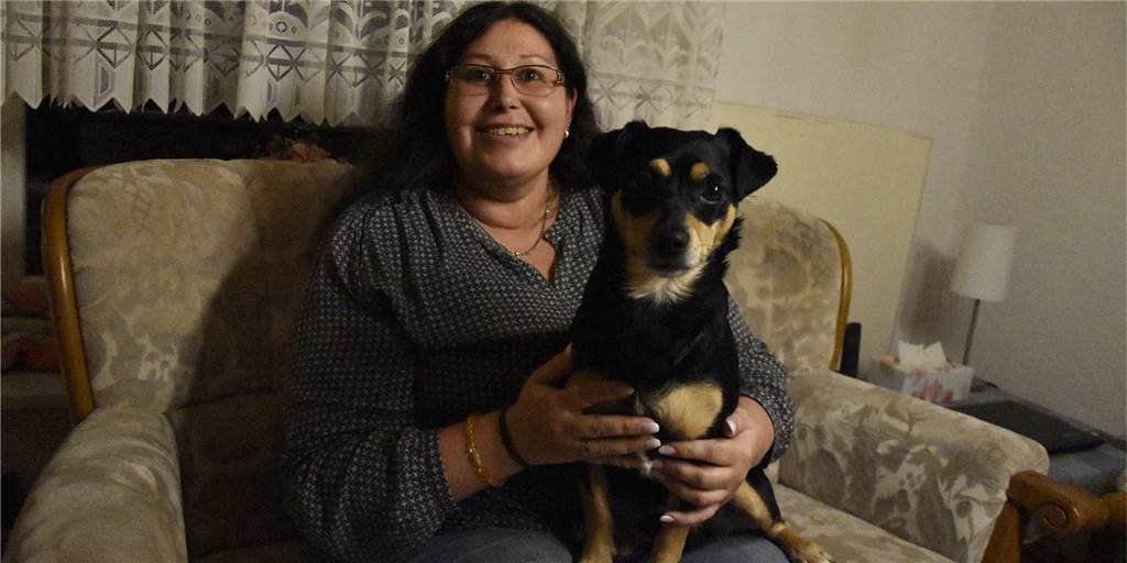 „Ohne den Erste-Hilfe-Kurs wäre mein Hund jetzt tot“: Wernerin reanimierte ihren Mischling Die Wernerin Daniela Aulbur (41) hat ihrem Hund Bobby (5) das Leben gerettet. Möglich wurde das nur durch einen speziellen Erste-Hilfe-Kurs in Lünen, den sie gerade einen Monat vor der lebensgefährlichen Situation belegt hatte.