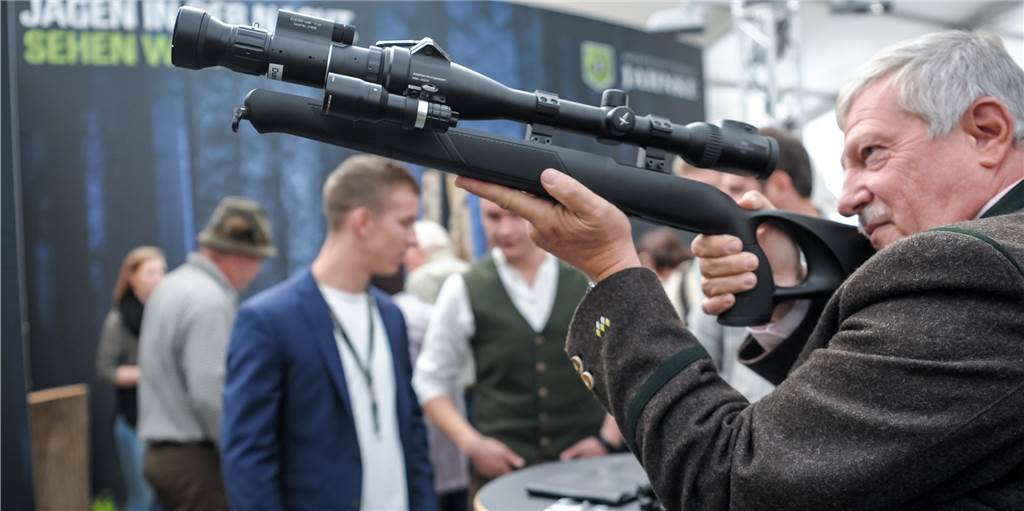 Jagdmesse erstmals auf Schloss Lembeck, Tierschützer kündigen Proteste an Jagdmesse erstmals auf Schloss Lembeck, Tierschützer kündigen Proteste an