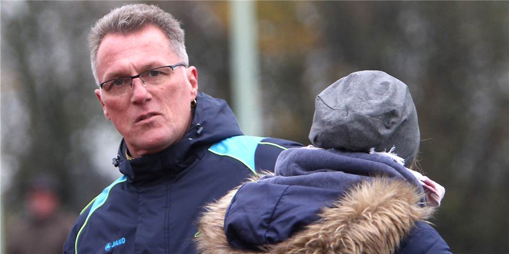 Frank Große-Budde startet in seine letzte Rückrunde mit den Damen des SV Herbern Frank Große-Budde startet in seine letzte Rückrunde mit den Damen des SV Herbern