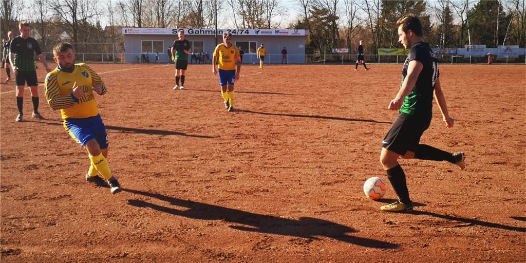 Spieler lässt sich auswechseln, um bei Ebay einen Grill zu ersteigern – Kollege schreibt es auf Christian Biehl spielt beim TuS Deusen III in der Kreisliga C - neben dem Platz liefert er überragende Leistungen ab.