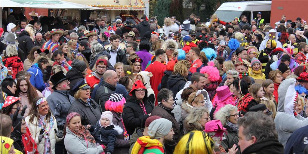 Open-Air-Karneval in Agora: Riesen Party mit Mariechen, Tanzbattle und Schlager Open-Air-Karneval in Agora: Riesen Party mit Mariechen, Tanzbattle und Schlager