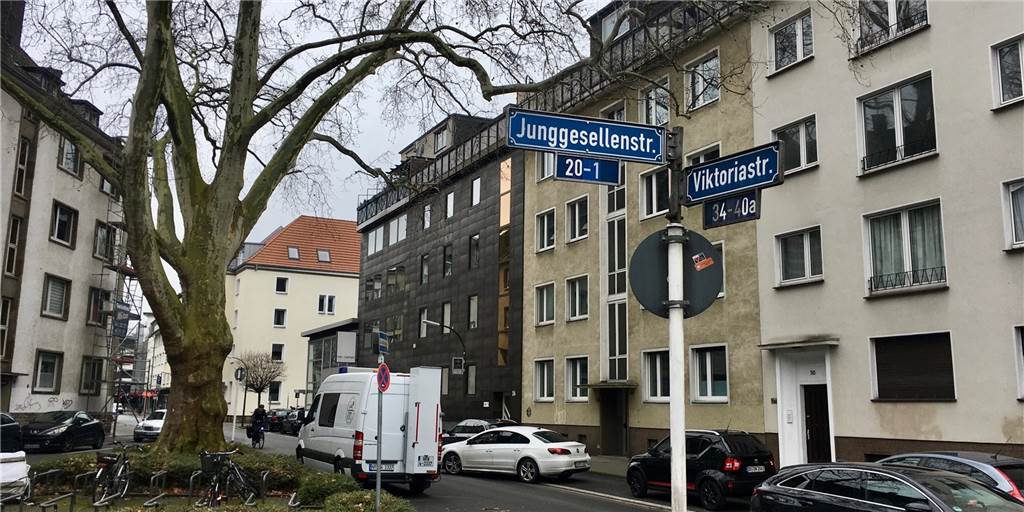 Tote Frau in Wohnung: Kinder waren während der Tat im Nebenzimmer An der Viktoriastraße In der Dortmunder City ist am Montagmorgen eine Leiche gefunden worden.