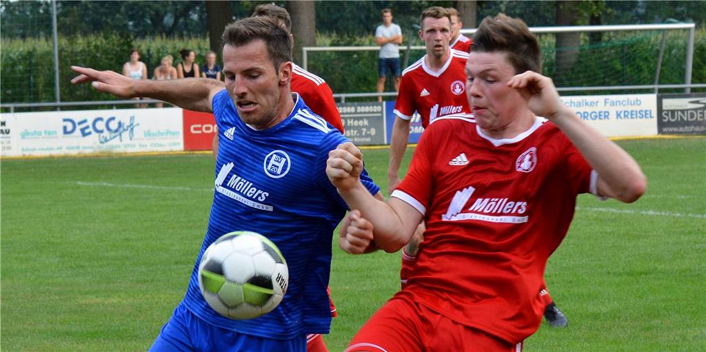 Rainer Hackenfort vor dem Ligastart: „Jeder im Verein will, dass wir Meister werden“ Mit dem SV Heek obenauf: Das soll laut Rainer Hackenfort (l.) bis zum Saisonende so bleiben.