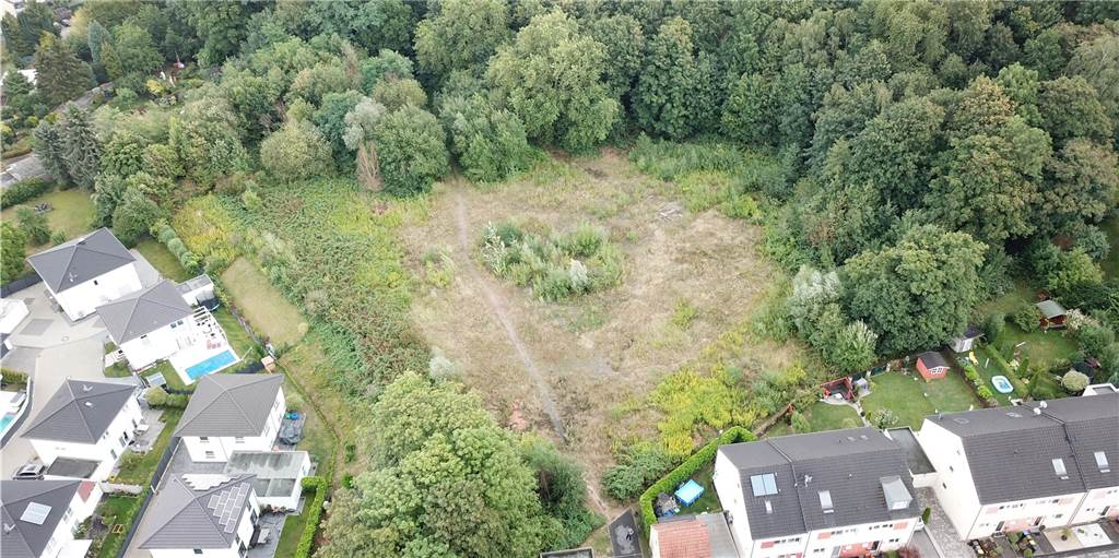 Linke fordern 30 Prozent: Wie viel Sozialwohnraum bekommt das geplante Wohngebiet Dingen? Auf dieser Fläche in Castrop-Rauxel-Dingen soll Wohnbauland entstehen. Früher war hier ein Förderturm der Zeche Graf Schwerin.