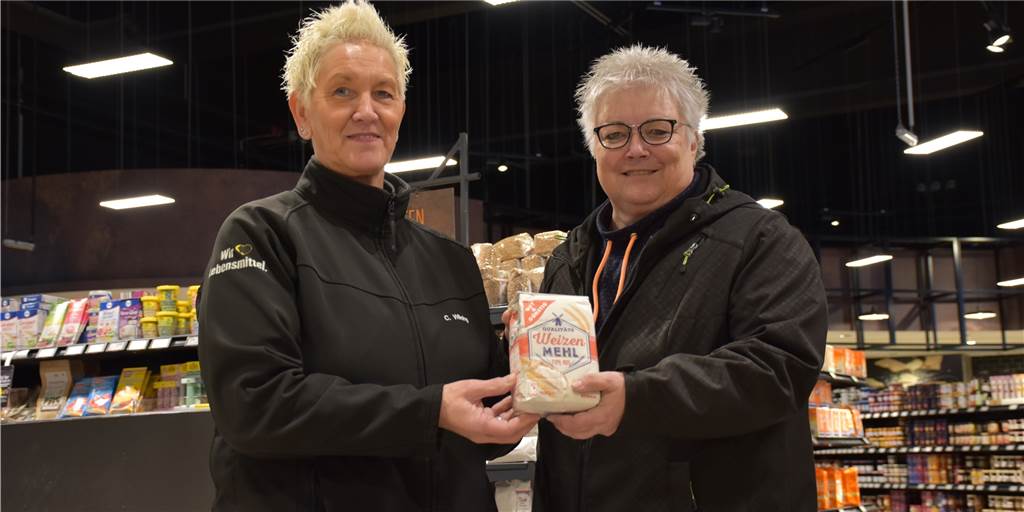 Hamsterkäufe in Dorsten: Supermärkte, Drogerien und Apotheke sind betroffen Mehl Honsel Edeka Angelika Stille Marktleitung Christiane Wilming Regale