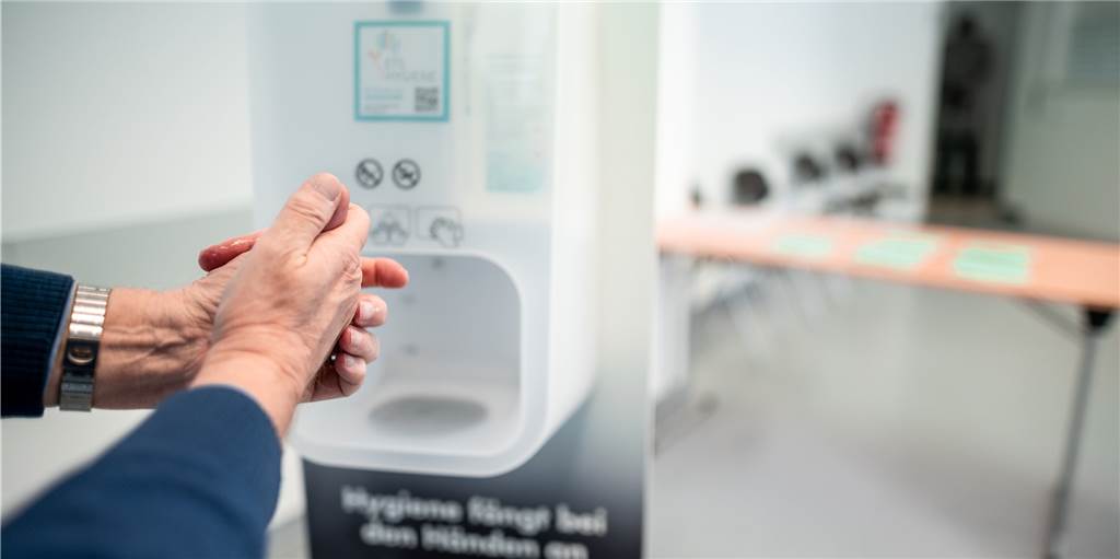 „Engpass deutlich spürbar“: Altenheime und Kliniken müssen mit Hygieneartikeln haushalten Altenheime und Kliniken merken Knappheit bei Desinfektionsmitteln.