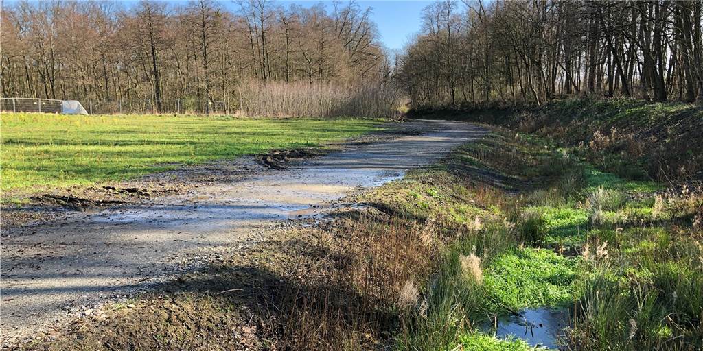 Radweg soll durch die Natur direkt von Kemminghausen nach Kirchderne führen Den Wirtschaftsweg entlang des Kirchderner Grabens im Bereich Alter Postweg in Kemminghausen möchte der Lippeverband nicht für die Öffentlichkeit freigeben