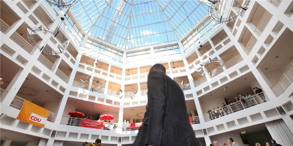 OB Sierau macht Rückzieher: AfD darf am Wahlabend auf der 1. Rathaus-Etage mitfeiern OB Sierau macht Rückzieher: AfD darf am Wahlabend auf der 1. Rathaus-Etage mitfeiern
