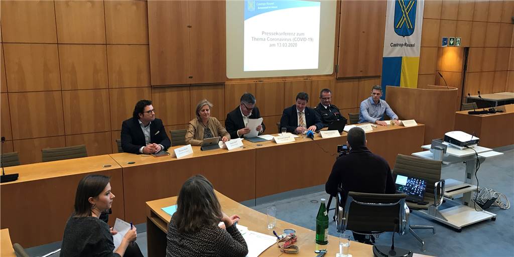 Im Video: So bekämpft die Stadt Castrop-Rauxel die Ausbreitung des Coronavirus Der erweiterte Verwaltungsvorstand der Stadt Castrop-Rauxel sagte am Freitag bei einer Pressekonferenz im Ratssaal, wie es nun weiter geht.