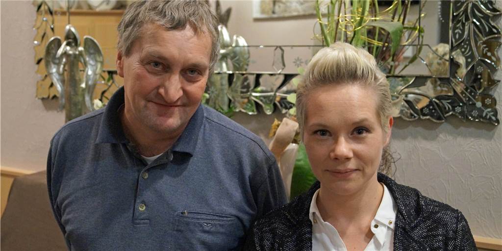 Einkaufsservice für ältere Menschen: Gruppe „Alle gemeinsam, keiner einsam“ bietet Hilfe an Martin Pausch und Rebecca Gutzat von der Gruppe „Alle gemeinsam, keiner einsam“ bieten mit ihren Mitstreitern einen Einkaufsservice für ältere Menschen in Werne an.