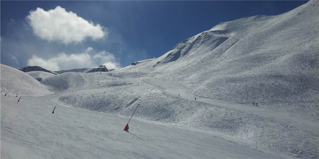 Coronavirus: Von der Skipiste in die häusliche Quarantäne – ein Castrop-Rauxeler erzählt Herrliches Panorama, tolle Landschaft: Wie kann man sich hier das Coronavirus einfangen? Das dachten viele Wintersportler in Ischgl. Nun gilt der Ort als einer der Virus-Drehscheiben in Europa.