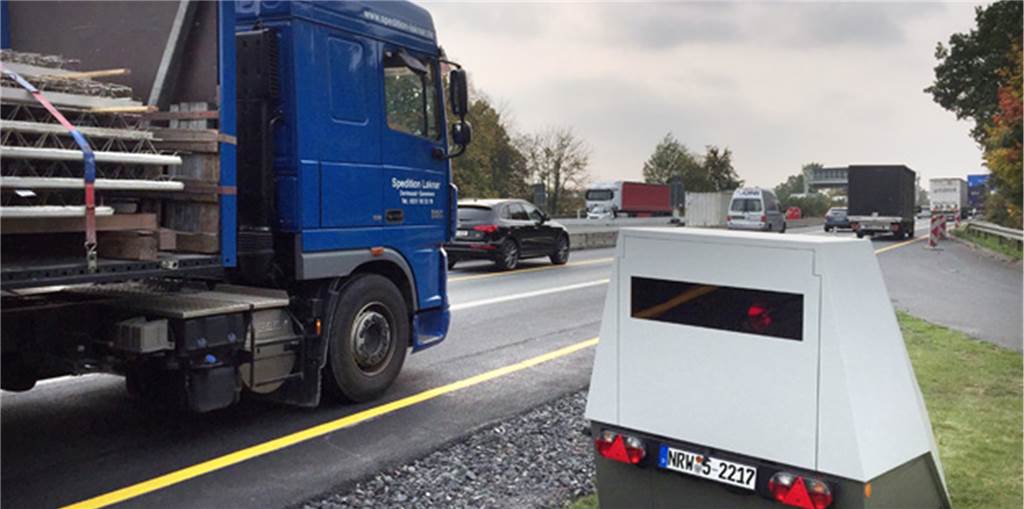 Castrop-Rauxel will die Raser in der Stadt künftig mit einem mobilen Blitzgerät jagen Es gibt unterschiedliche mobile Blitzanlagen auf dem Markt. Hier eine, die auch schon am Kamener Kreuz im Einsatz war.