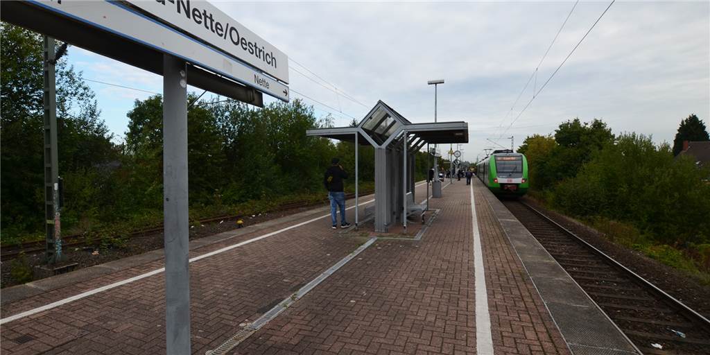 Graffiti, Müll, Vandalismus: S-Bahnhof Nette/Oestrich gilt als miesester Bahnhof in Dortmund Ein verschmutztes Pflaster sowie überall Müll auf dem Bahnsteig und im Gleisbett: Diesen unwirtlichen Eindruck bot die S-Bahnstation Nette/Oestrich im vergangenen Herbst.