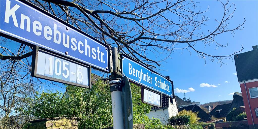 Ein Dorf kämpft um seine Mitte: die historische Straßenführung ist einmalig in Dortmund Die Ortsmitte im Dortmunder Stadtteil Berghofen