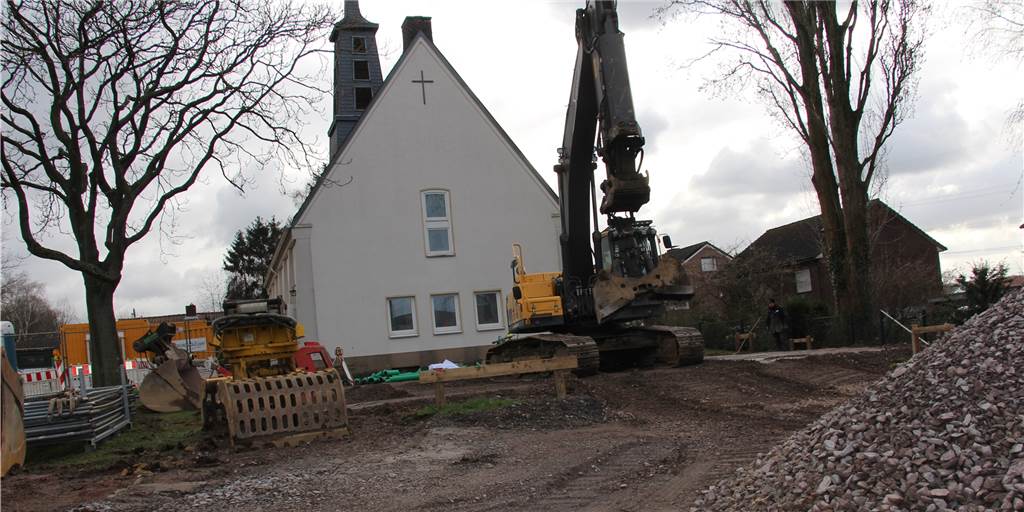 Anbau-Arbeiten an Kirche in Bork haben begonnen - Geht jetzt alles schneller als geplant? Das Fundament für den Anbau an der St.-Trinitatis-Kirche ist von einem Geologen inzwischen abgenommen worden,