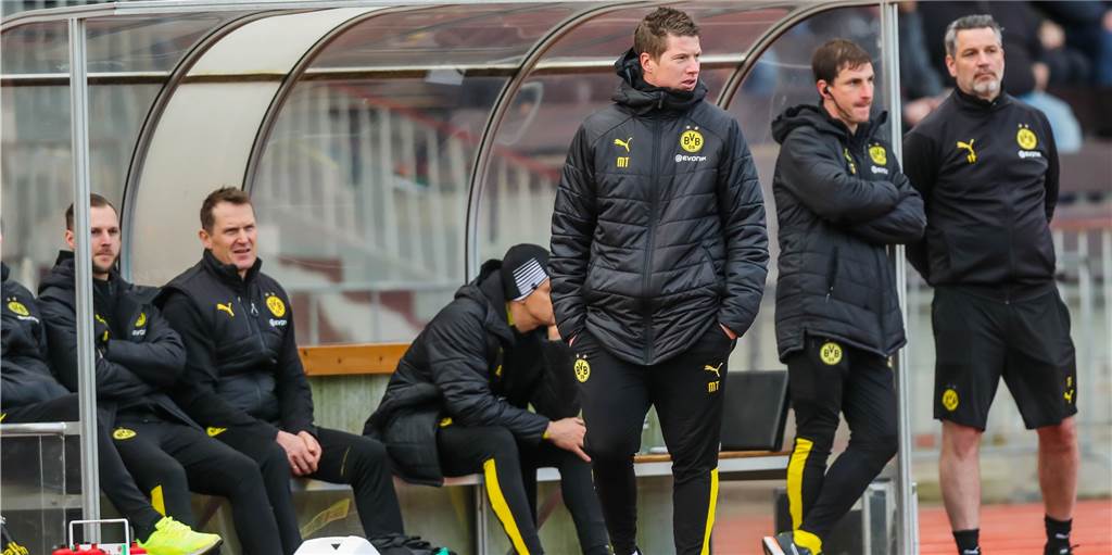 Von der Corona-Faust zum Shutdown: BVB-U23 erwartet Corona-Entscheidung in der Regionalliga Von der Corona-Faust zum Shutdown: BVB-U23 erwartet Corona-Entscheidung in der Regionalliga